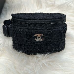Rare find! Chanel arm purse quilted tweed with rushed lambskin band.